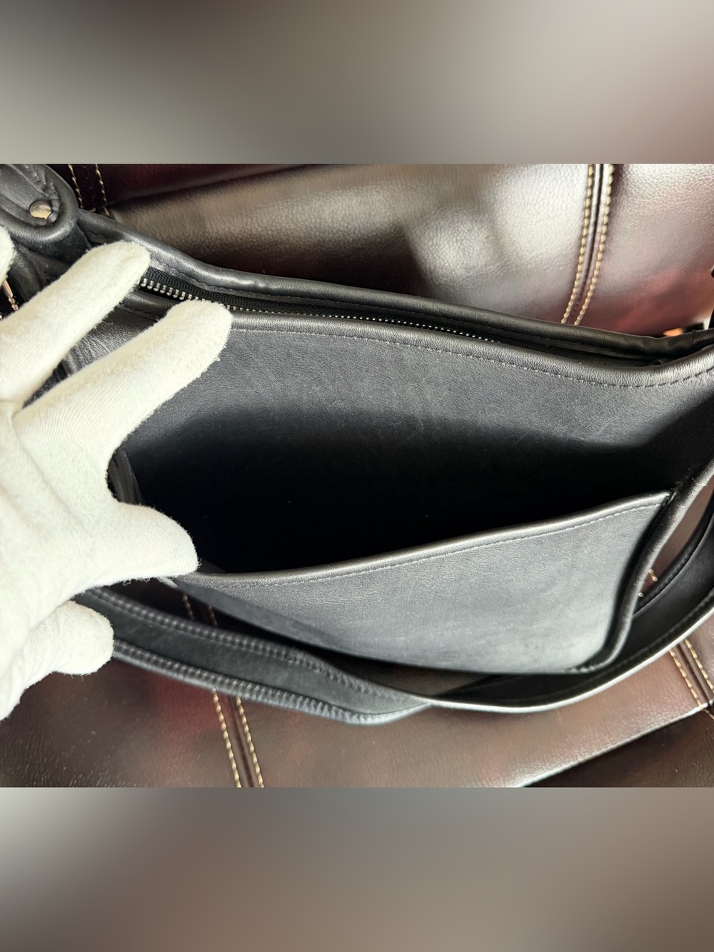 COACH VINTAGE Classic Black Leather Crossbody Bag - Picture 12 of 14